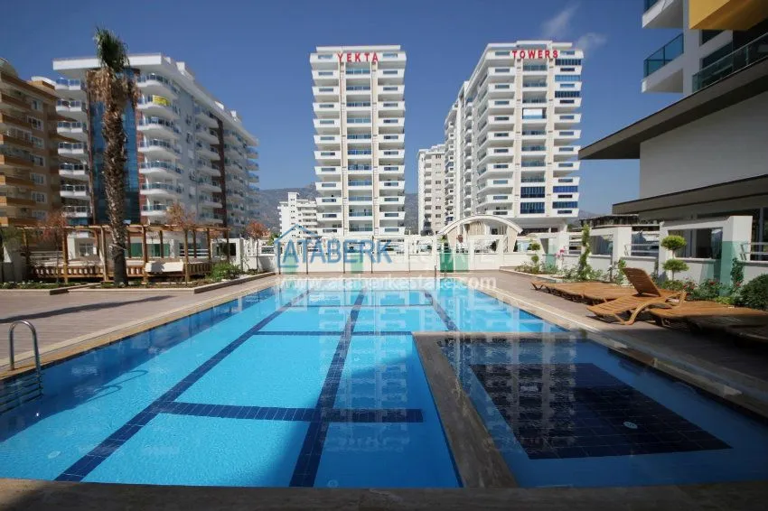 1+1 apartment in famous Mahmutlar 13 