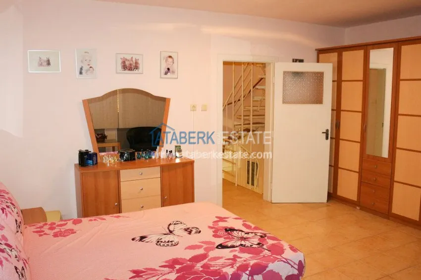 Complex of townhouses on the Mediterranean coast at a low price! 13 