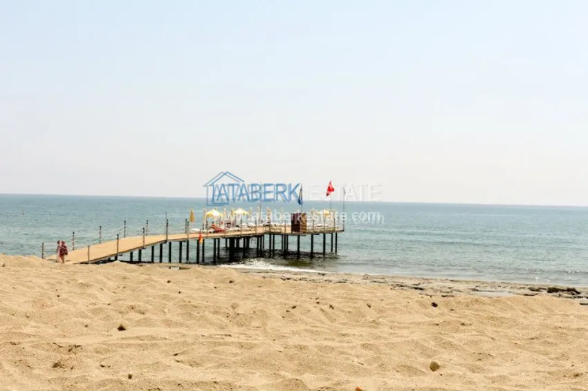 Complex of townhouses on the Mediterranean coast at a low price! 21 