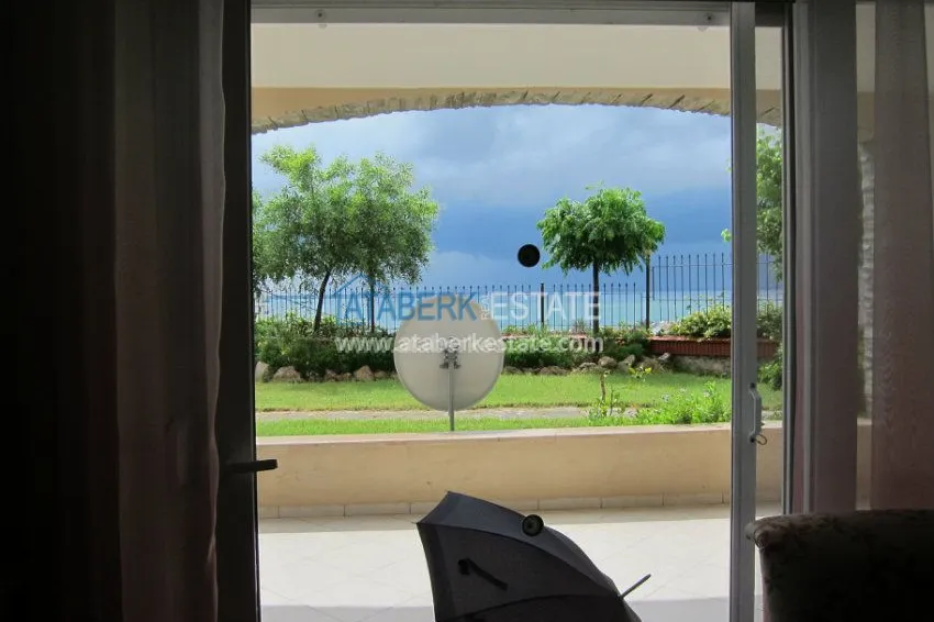 Квартира с выходом в сад и видом на море у самого лучшего пляжа на побережье 28 