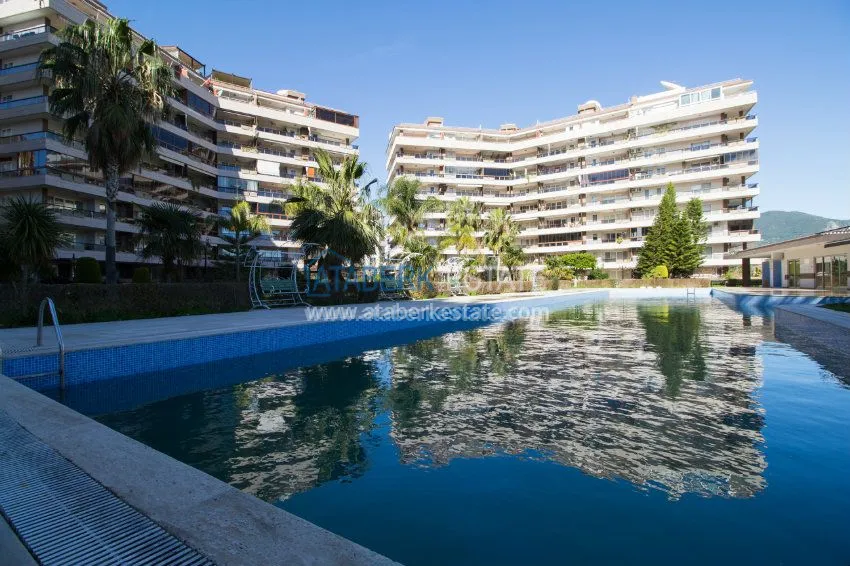 Квартира 2+1 в элитном комплексе Сельчуклу Конаклары 24 