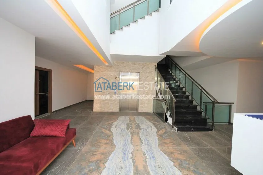 One-bedroom apartment in a complex with an indoor pool in Kargicak 20 