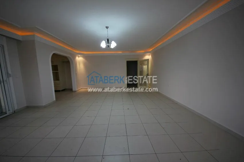 Новая квартира в комплексе от собственника в центре Махмутлара 18 