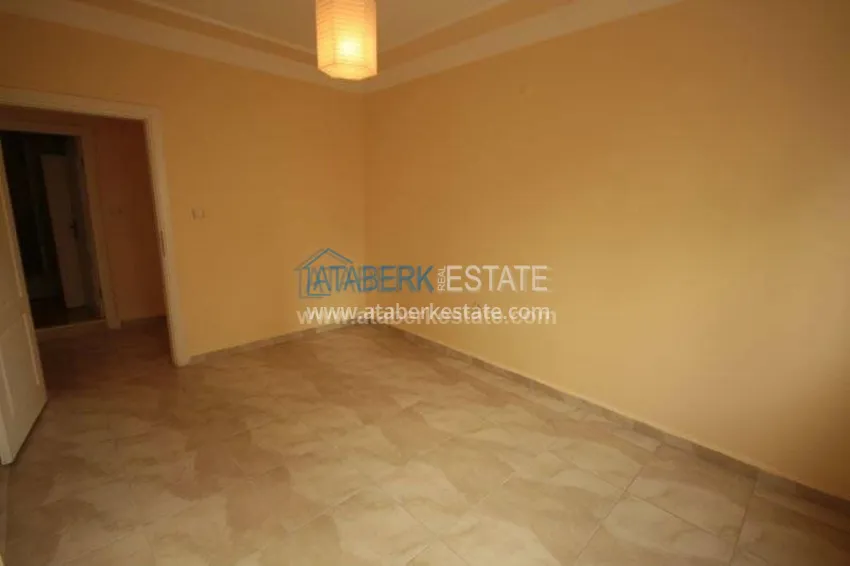 Недорогое предложение просторной трехкомнатной квартиры в самом центре популярного района Махмутлар 7 