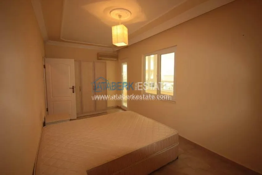 Недорогое предложение просторной трехкомнатной квартиры в самом центре популярного района Махмутлар 13 