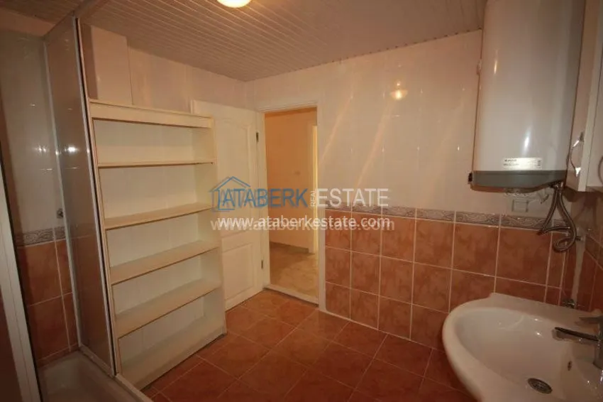 Недорогое предложение просторной трехкомнатной квартиры в самом центре популярного района Махмутлар 18 