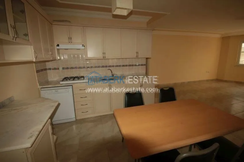 Недорогое предложение просторной трехкомнатной квартиры в самом центре популярного района Махмутлар 27 