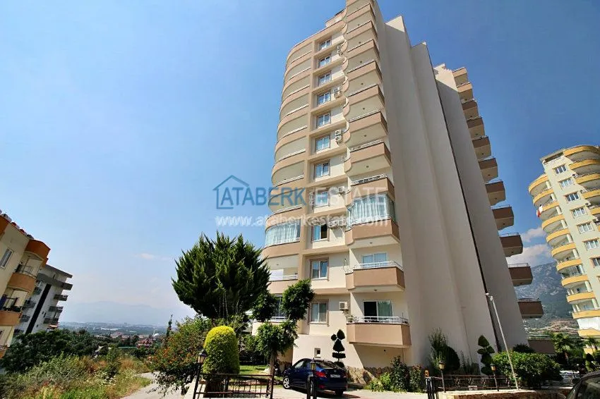 Трехкомнатная квартира в районе Махмутлар. 1 