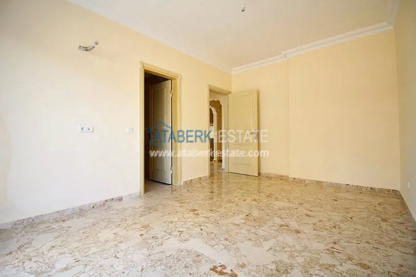 Трехкомнатная квартира в районе Махмутлар. 12 