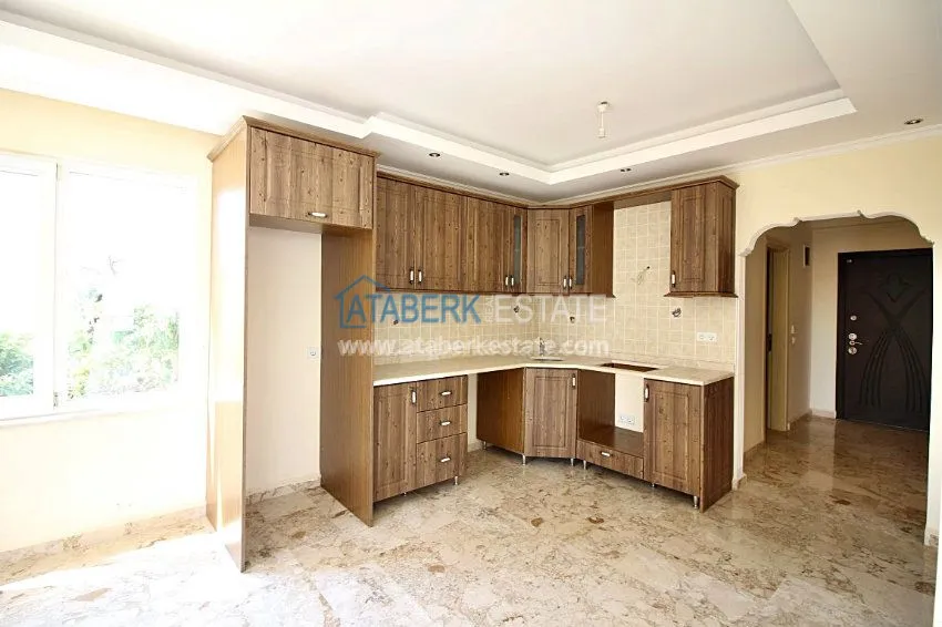 Трехкомнатная квартира в районе Махмутлар. 15 