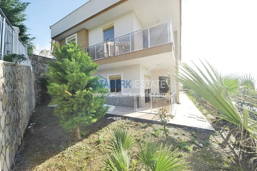 Villa with stunning views in Kargicak 2 