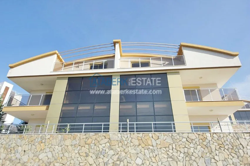 Villa with stunning views in Kargicak 5 