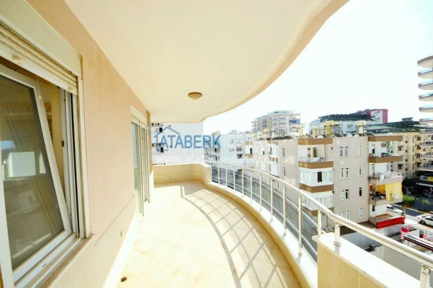 Трехкомнатные апартаменты в районе Махмутлар 27 