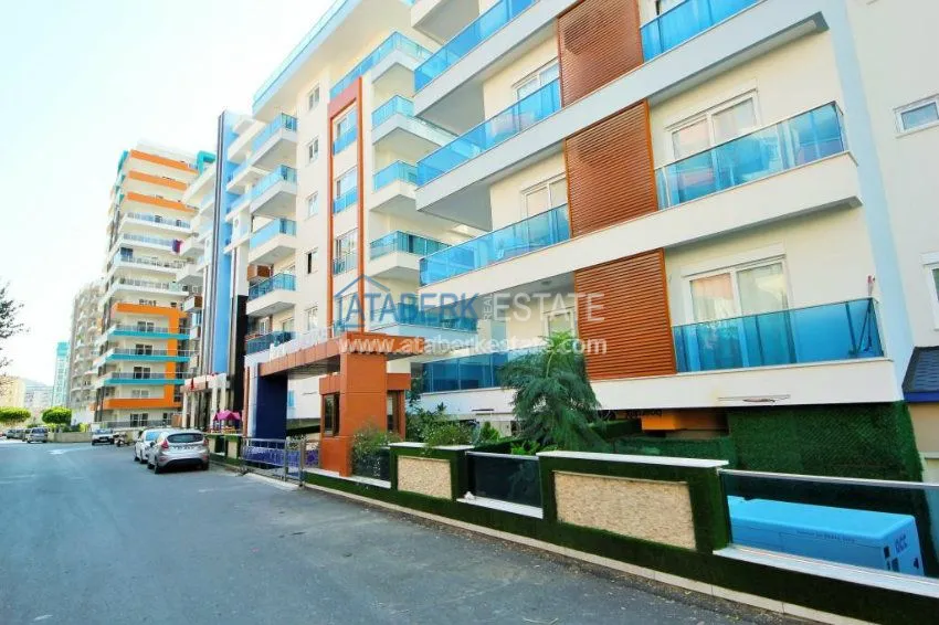 Трехкомнатная квартира в районе Махмутлар. 1 