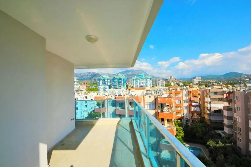 Трехкомнатная квартира в районе Махмутлар. 27 