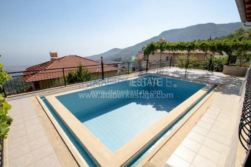 Detached villa with pool and garden from the owner 8 