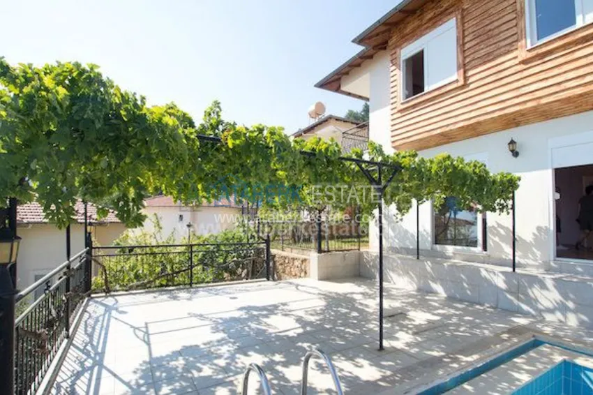 Detached villa with pool and garden from the owner 9 
