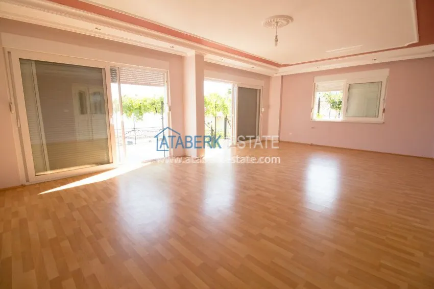 Detached villa with pool and garden from the owner 14 