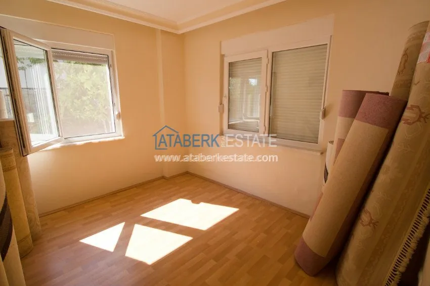 Detached villa with pool and garden from the owner 18 