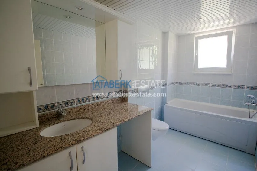 Detached villa with pool and garden from the owner 21 