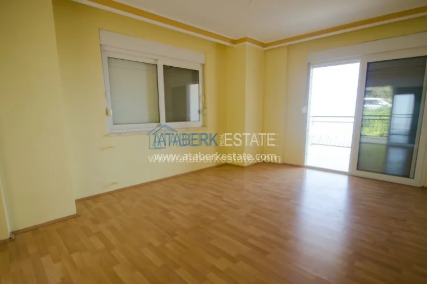 Detached villa with pool and garden from the owner 22 