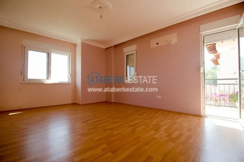 Detached villa with pool and garden from the owner 27 