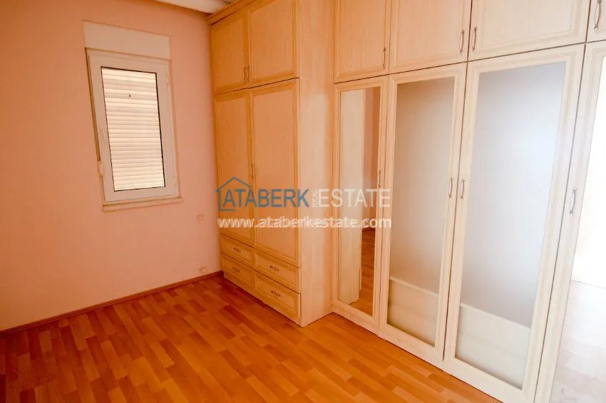 Detached villa with pool and garden from the owner 32 