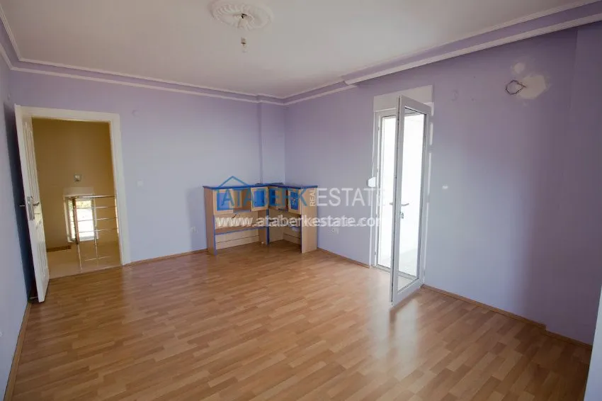 Detached villa with pool and garden from the owner 34 