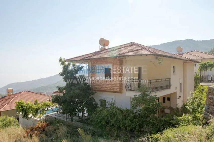 Detached villa with pool and garden from the owner 36 