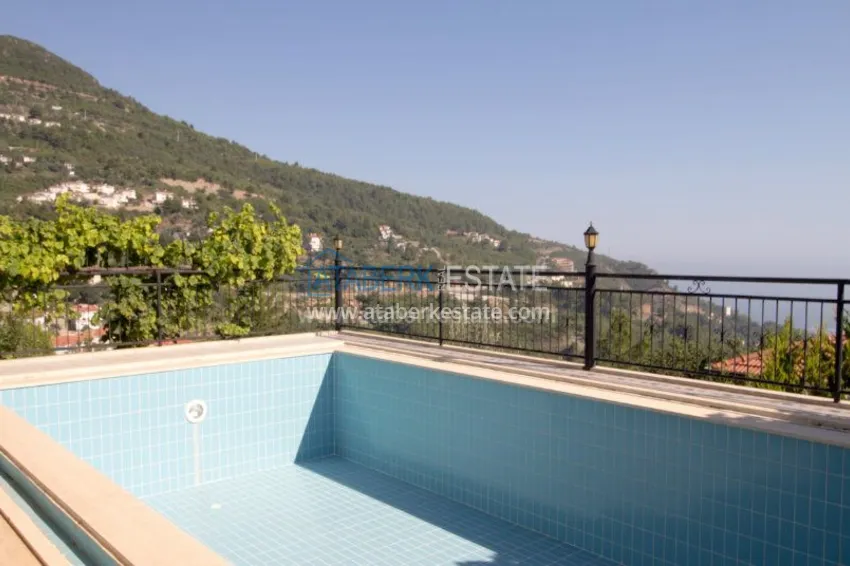 Detached villa with pool and garden from the owner 39 