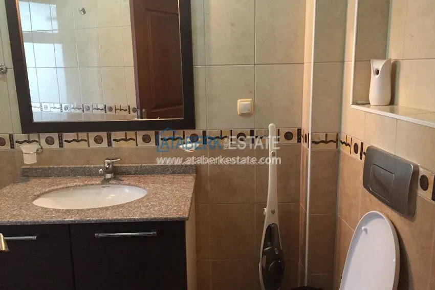 Duplex in Riverside for long term rent 15 