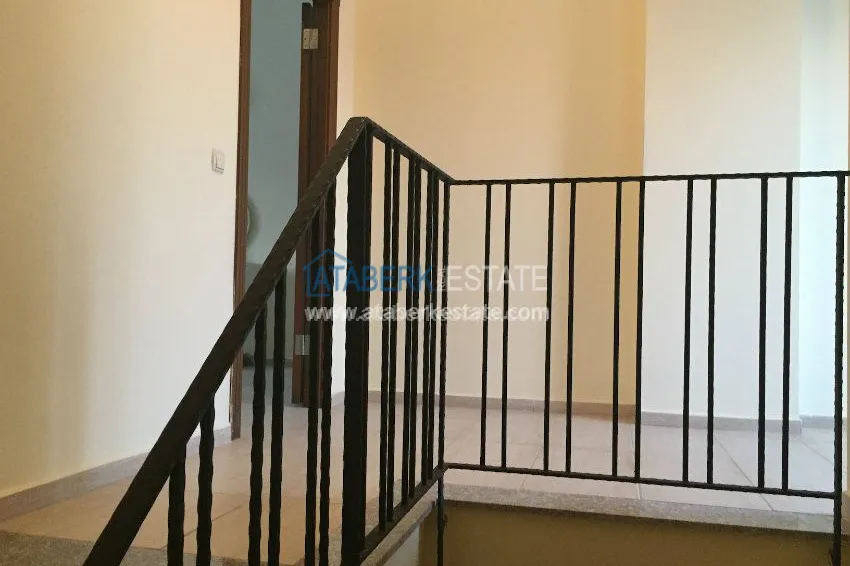 Duplex in Riverside for long term rent 28 