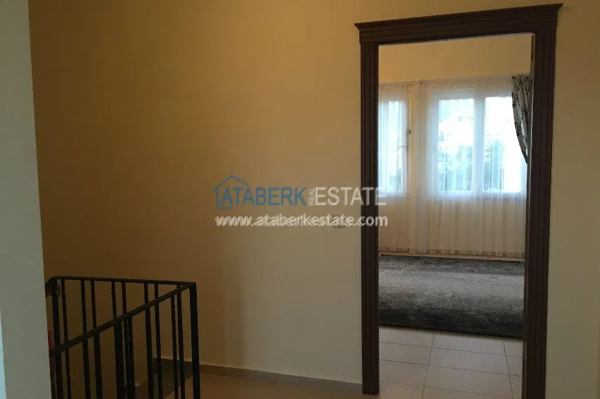 Duplex in Riverside for long term rent 31 