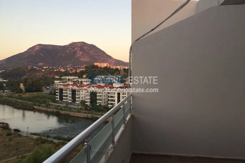 Duplex in Riverside for long term rent 35 