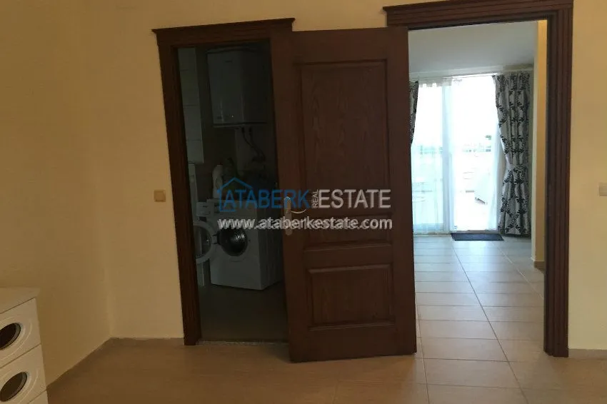 Duplex in Riverside for long term rent 38 