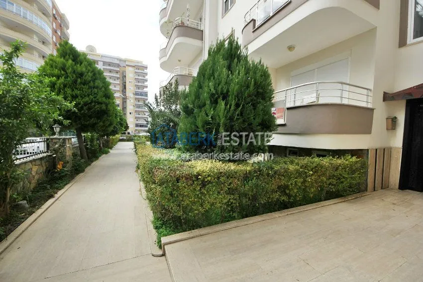 Дуплекс с 5 комнатами в районе Махмутлар 4 