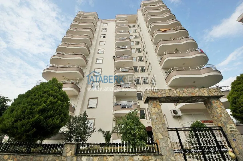 Дуплекс с 5 комнатами в районе Махмутлар 1 