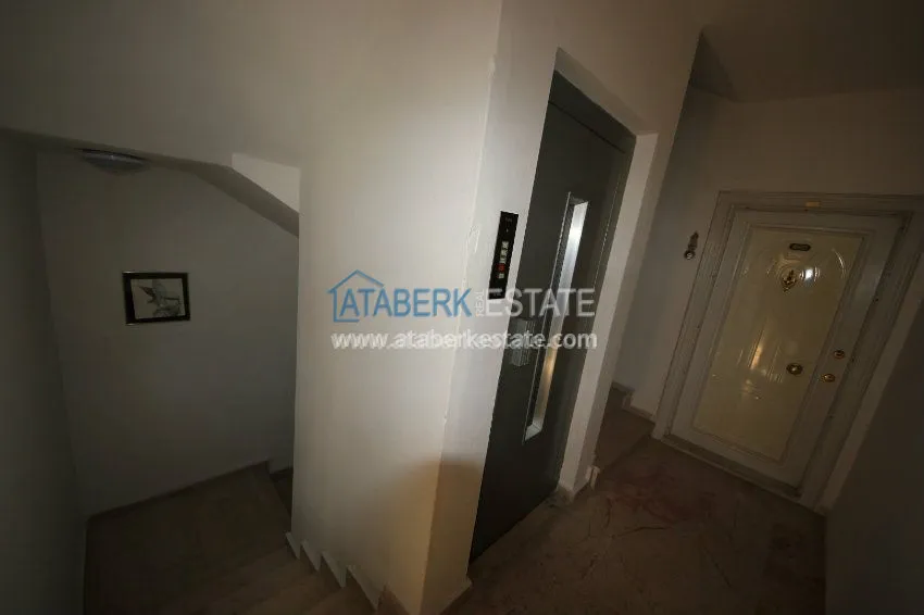 На первой береговой линии апартаменты с двумя спальнями. 25 