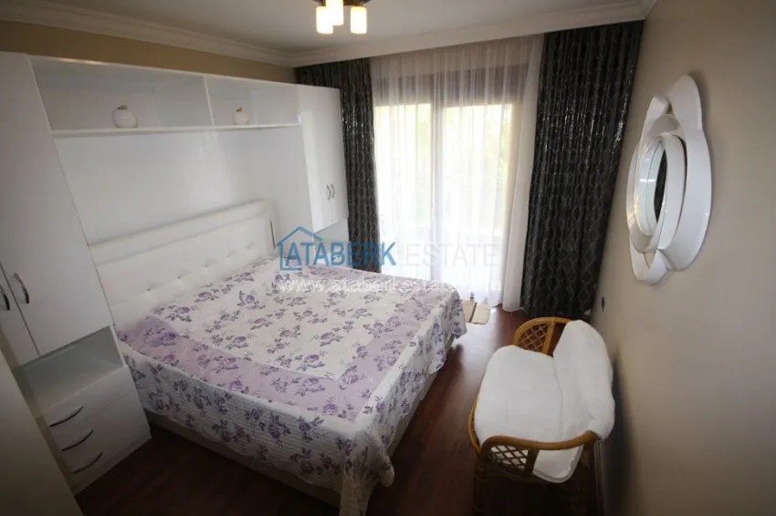 Четырехкомнатная квартира от собственника в элитном комплексе Сельджуклу Конаклары 21 