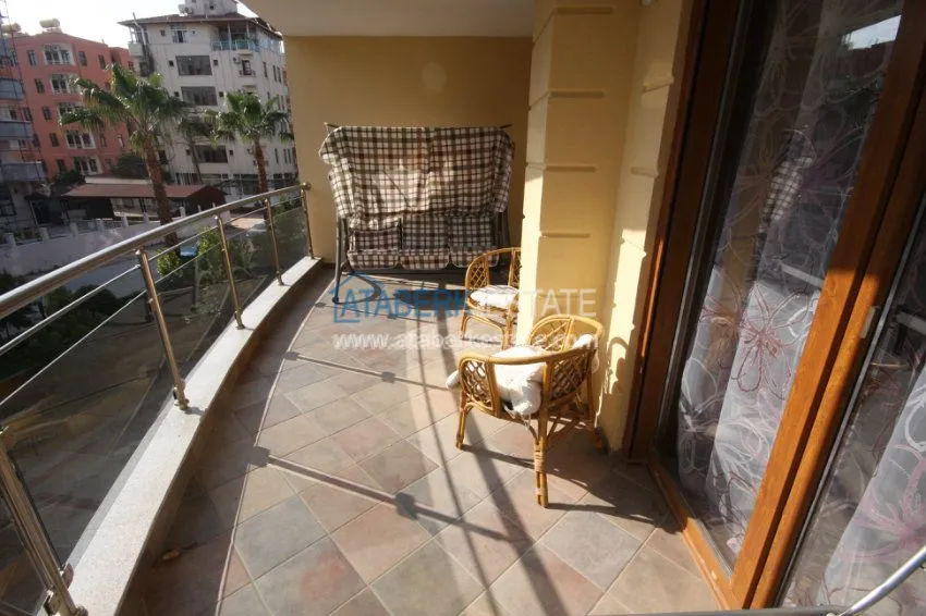 Четырехкомнатная квартира от собственника в элитном комплексе Сельджуклу Конаклары 30 