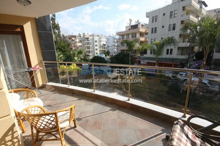 Четырехкомнатная квартира от собственника в элитном комплексе Сельджуклу Конаклары 38 