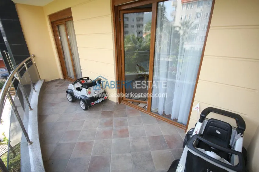 Четырехкомнатная квартира от собственника в элитном комплексе Сельджуклу Конаклары 40 