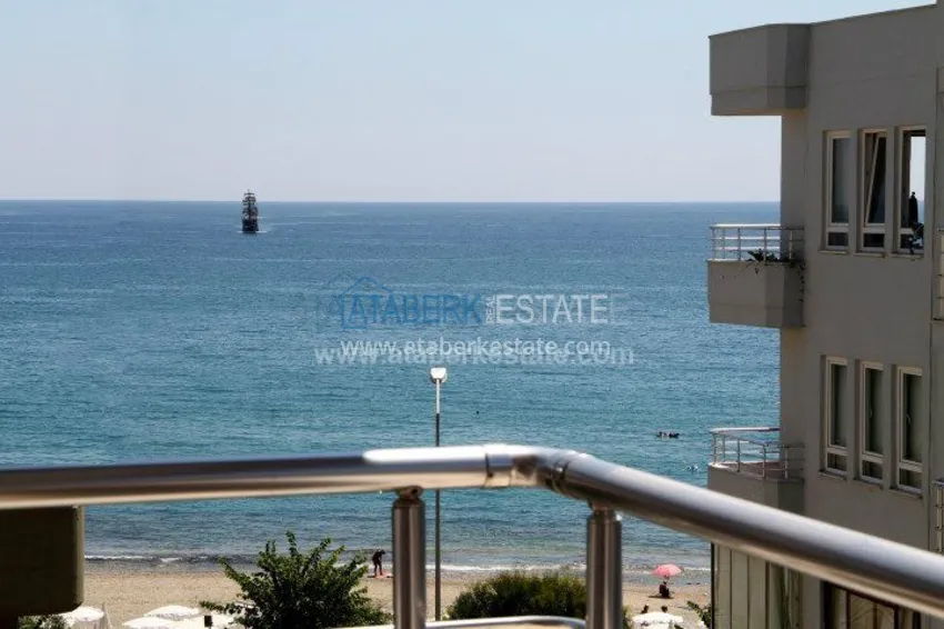Apartments in the center of Alanya by the sea 1 