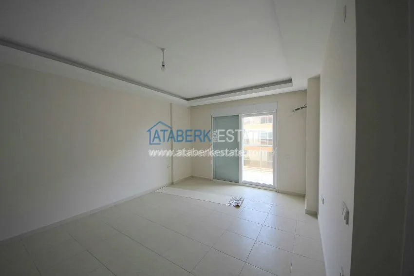 Трехкомнатная квартира с чудесным садом, в элитном комплексе, с видом на море. 7 