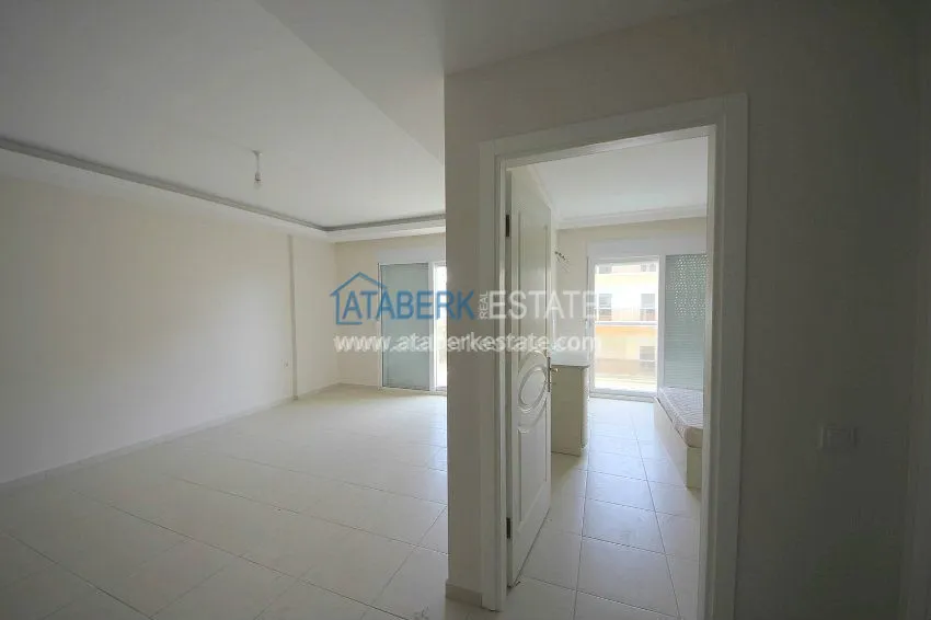 Трехкомнатная квартира с чудесным садом, в элитном комплексе, с видом на море. 16 