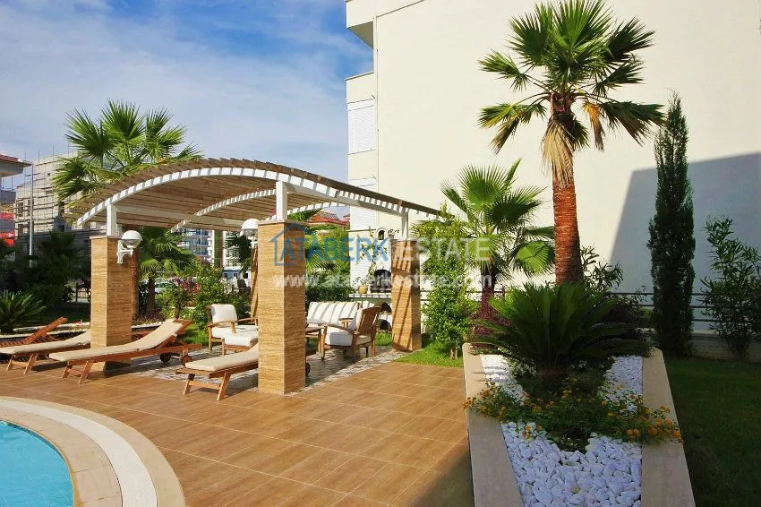 Трехкомнатная квартира с чудесным садом, в элитном комплексе, с видом на море. 22 