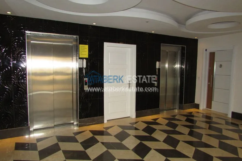 Трехкомнатная квартира в новом доме 250 метров от моря. 5 