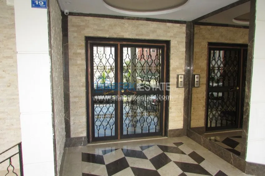 Трехкомнатная квартира в новом доме 250 метров от моря. 6 