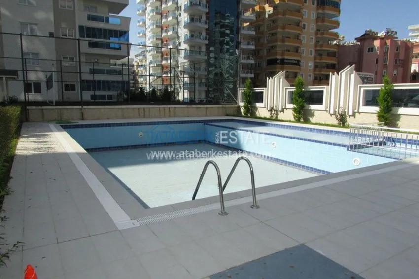 Трехкомнатная квартира в новом доме 250 метров от моря. 8 