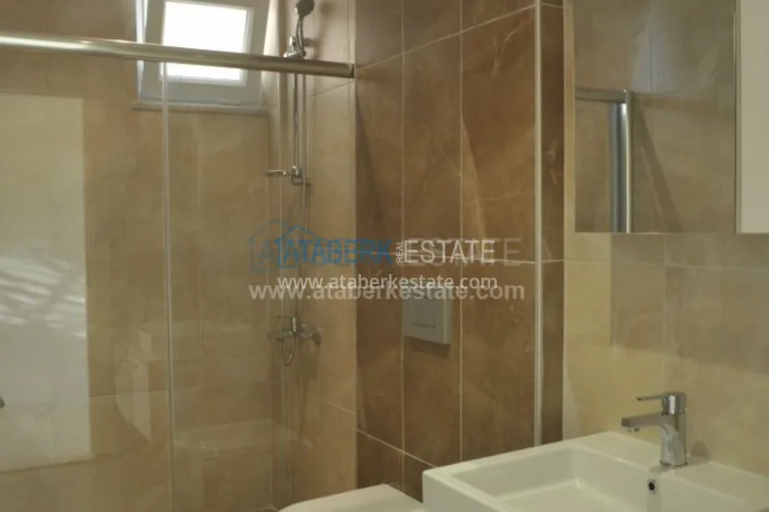 Complex within walking distance from Cleopatra Beach 10 